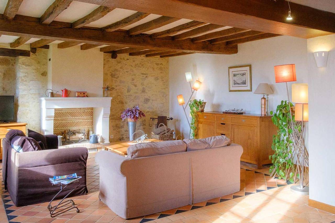 Eight-Bedroom House in Chavagnes, Région d'Angers