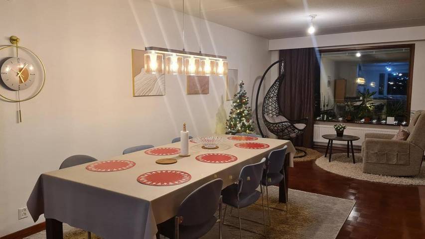 Apartamento de vacaciones para 7 personas, con vistas y sauna además de balcón y vistas al lago - 1