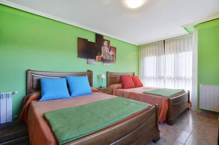 Gîte pour 12 personnes, avec jardin dans La Piñera - 4