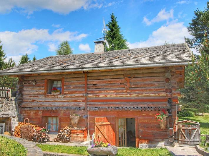 Gîte pour 9 personnes, avec sauna et jardin, adapté aux familles dans Dolomites