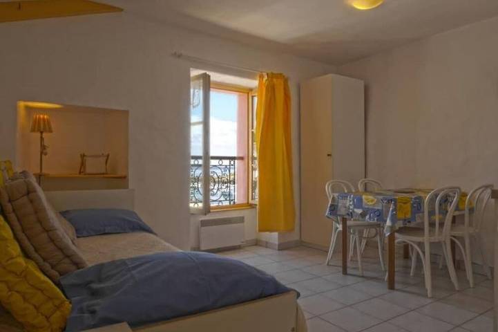 Ganze Wohnung, Apartment Cote Mer, view of Sauzon harbour, Belle-Ile-en-Mer in Sauzon, Côte des Mégalithes