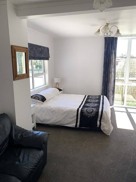 Patuwai (\"Am Wasser\") in Whangamata, Waikato