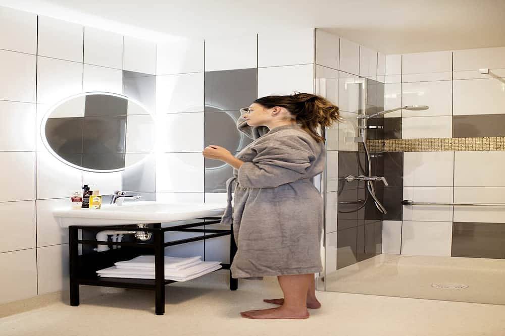 Entire apartment, Apartment in Châtel-Guyon near Volcanoes in Châtel-Guyon, Volcans d'Auvergne Regional Nature Park