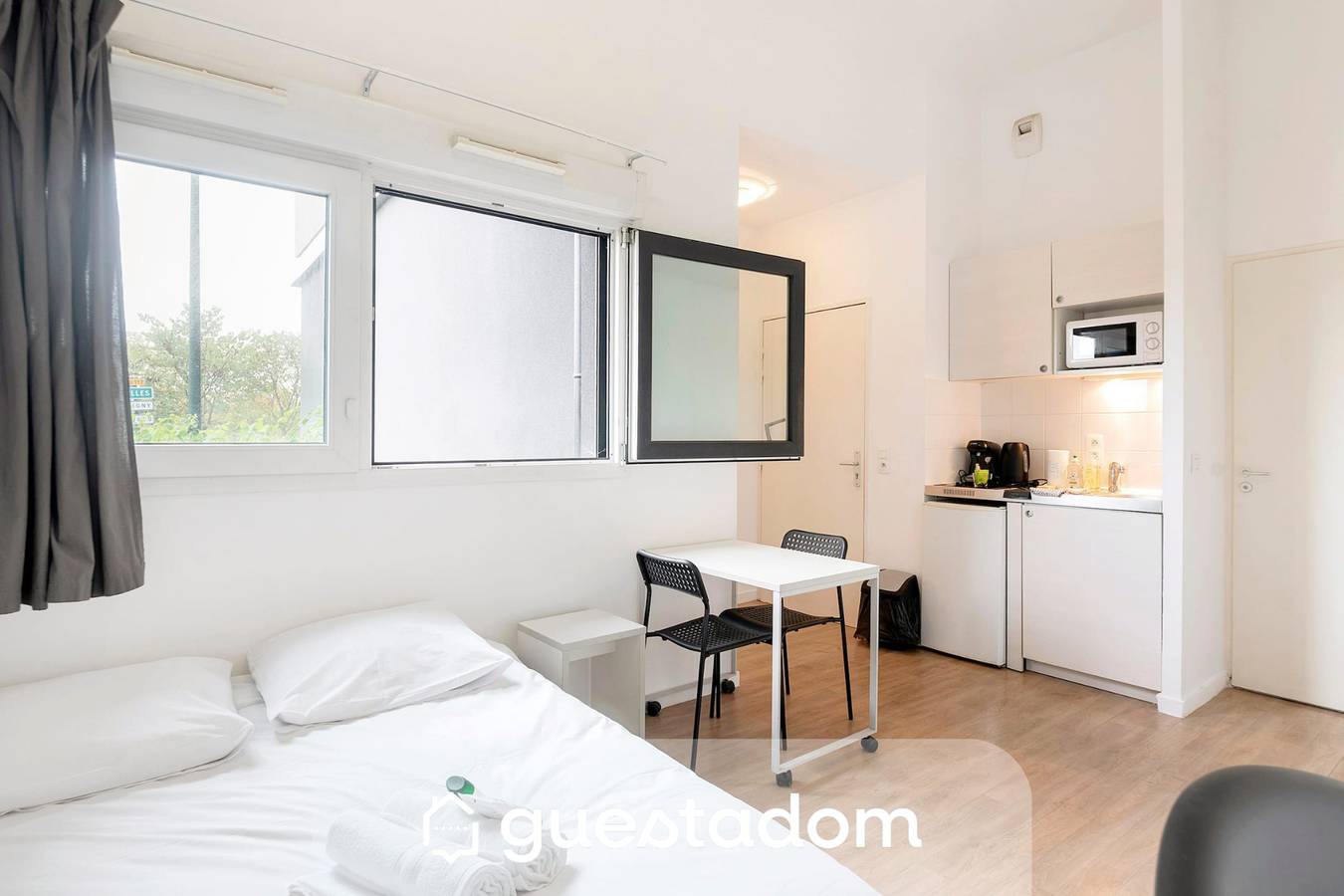 Studio entier, 7 - Palaiseau - Wifi - Proche Rer in Palaiseau, Essonne