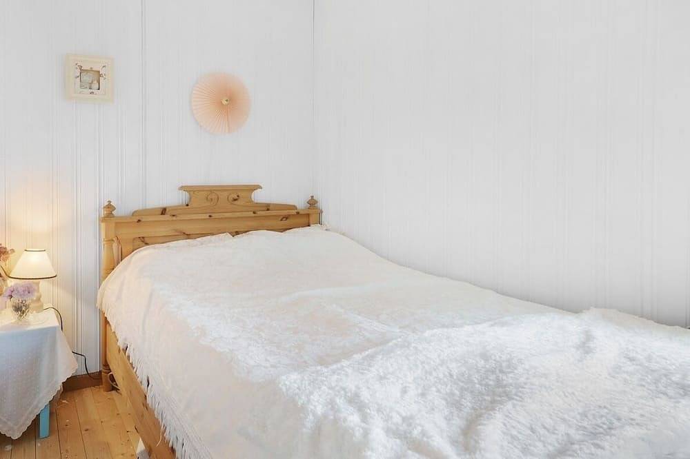 Remote & Charming Island Getaway in a Norwegian Cottage w/Boat & hidden Beaches in Gildeskål