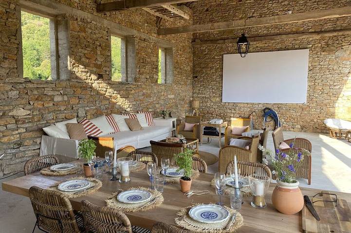 Location de vacances pour 10 personnes, avec jardin à Saint-Martin-Labouval