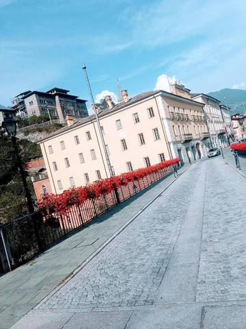 Gîte pour 6 personnes, avec terrasse ainsi que vue et piscine, animaux acceptés dans Saint-Vincent