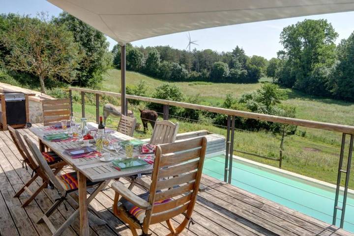 Location de vacances pour 6 personnes, avec piscine ainsi que jardin et jacuzzi à Coulonges-sur-l'Autize - 3