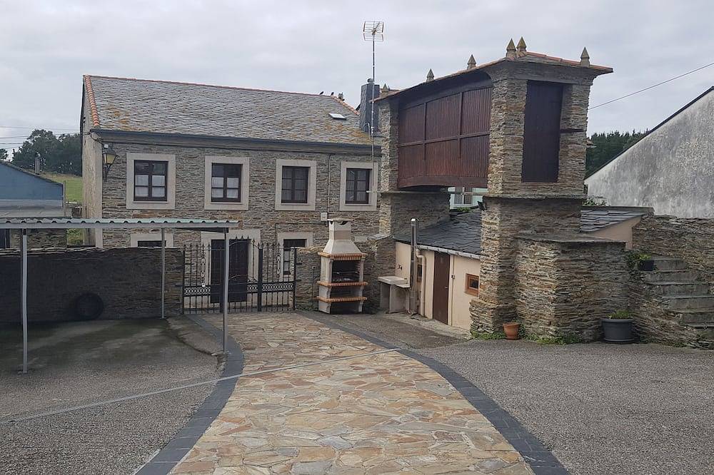 Steinhaus Vollständig Wiederherstellt in Ribadeo, Rías Altas