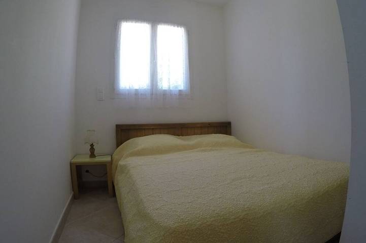 Location de vacances pour 4 personnes, avec terrasse ainsi que piscine et jardin à Monacia-d'Aullène - 3