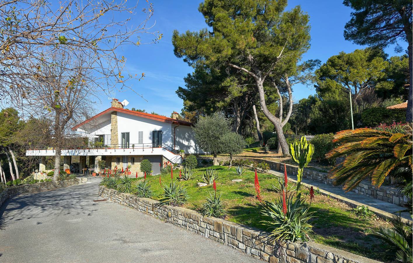 Ganze Ferienwohnung, Charmantes Apartment mit Terrasse in Strandnähe in Andora, Riviera di Ponente