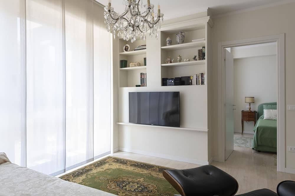 Entire apartment, Luxury apartment in the center in front of the Rossini Theater in Pesaro, Valle del Metauro