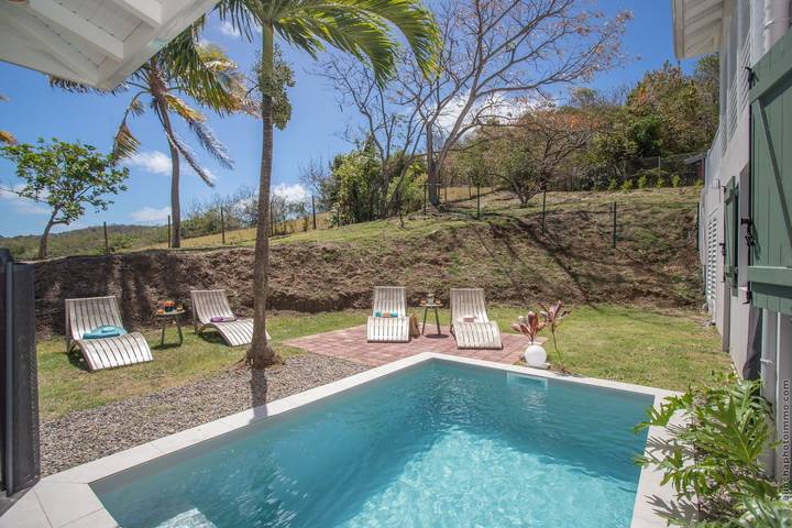 Location de vacances pour 6 personnes, avec terrasse ainsi que jardin et piscine en Martinique - 3