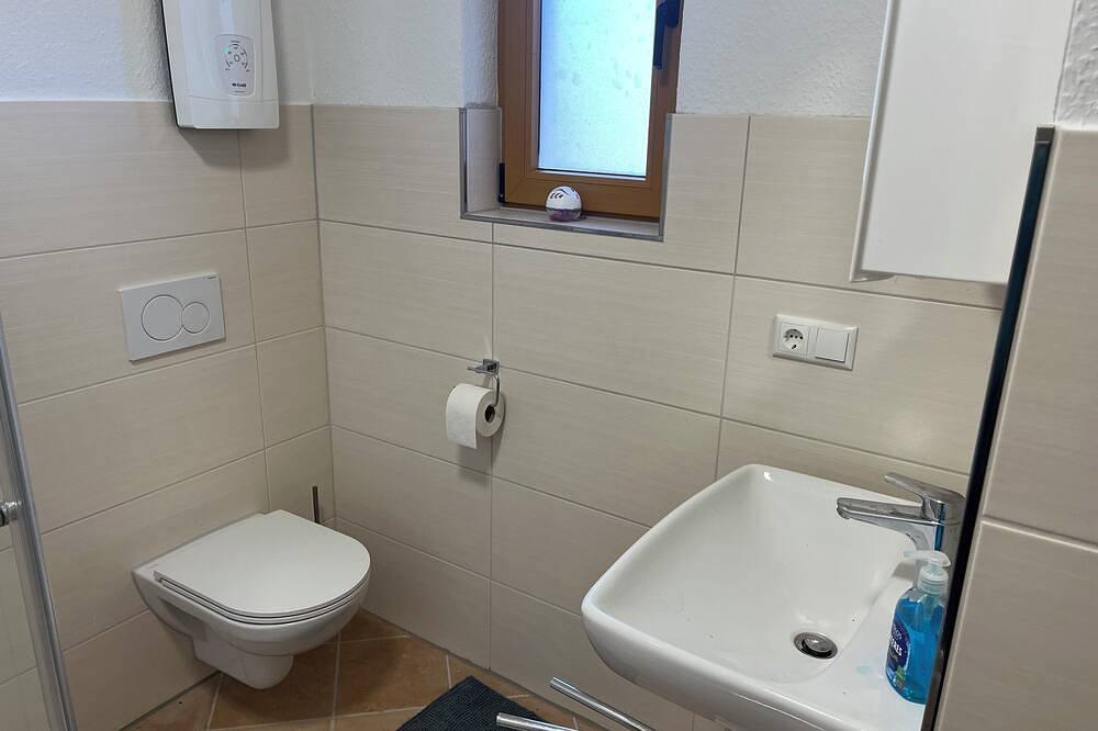 Ganze Wohnung, Gemütliche Ferienwohnung auf einem Aussiedlerhof in Bad Wildungen, Waldecker Land