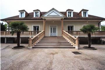 Location de vacances pour 10 personnes, avec jardin à Hargeville