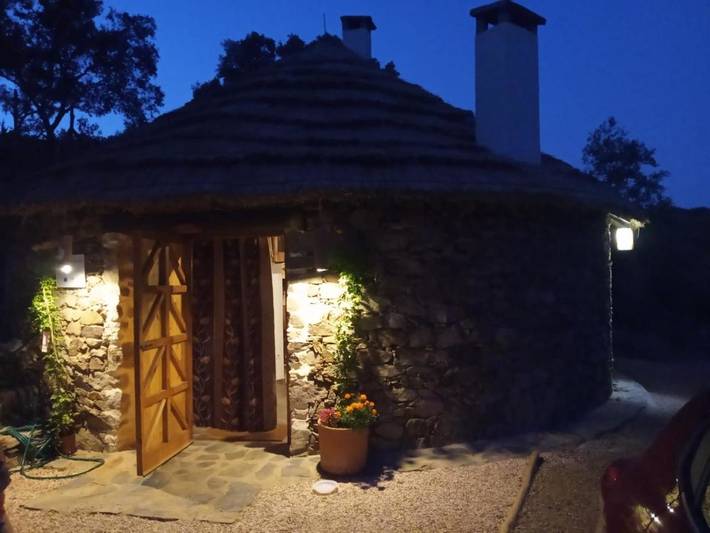 Casa rural para 6 personas, con jardín además de piscina y vistas en Sierra Norte de Sevilla - 2