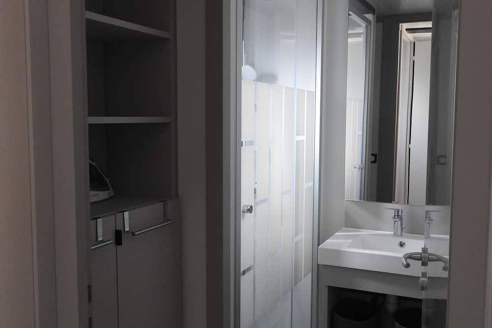 Cottage in a secure residential park with swimming pool in Pomérols, Mittelmeerküste (Frankreich)