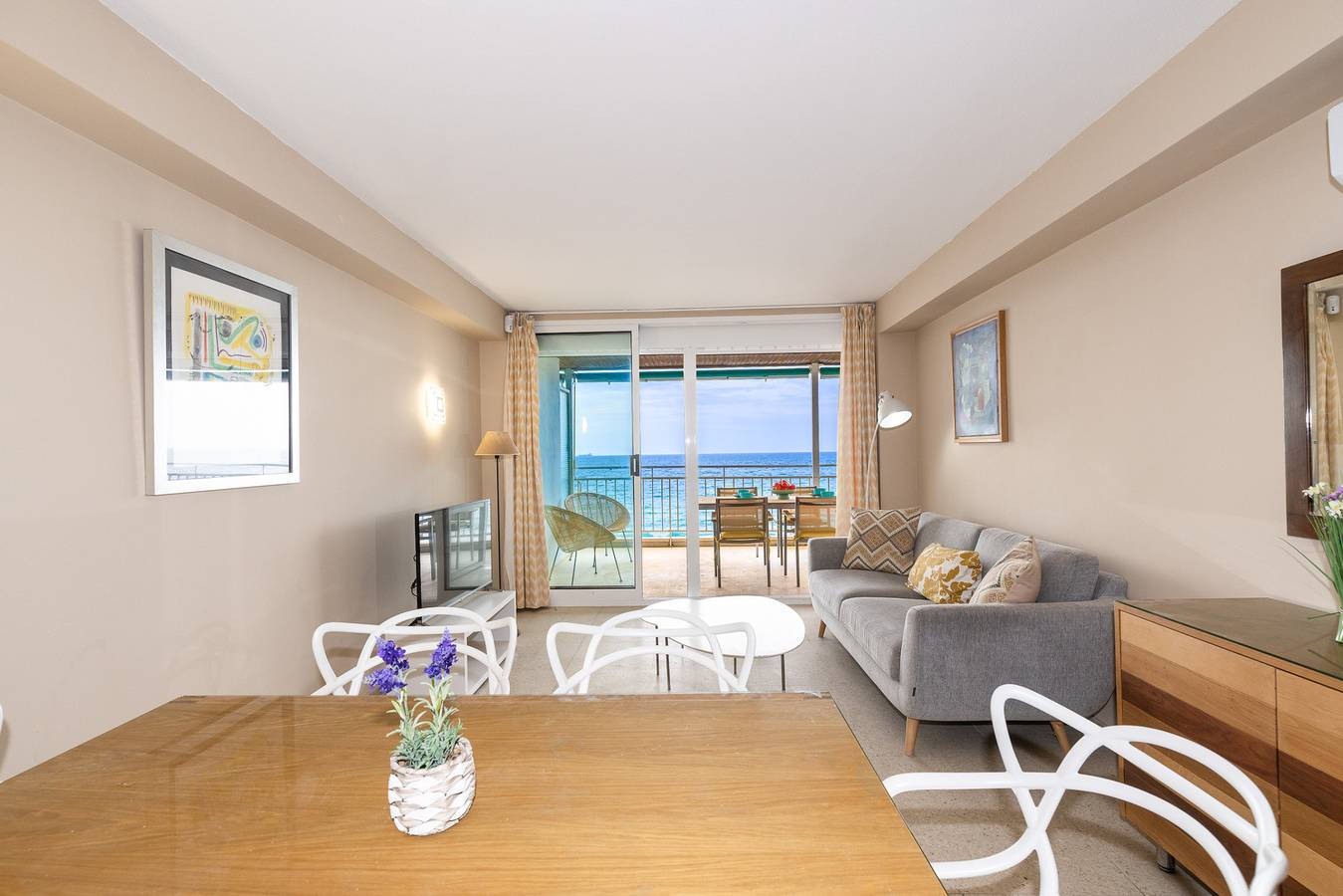 Apartamento entero, Primera línea | Vistas espectaculares al mar in La Pineda, Platja de la Pineda