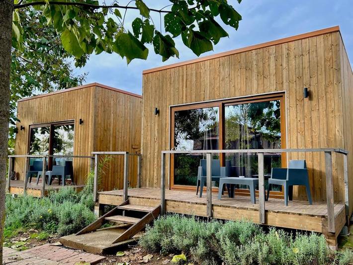 Camping per 3 persone, con piscina e giardino in Calabria