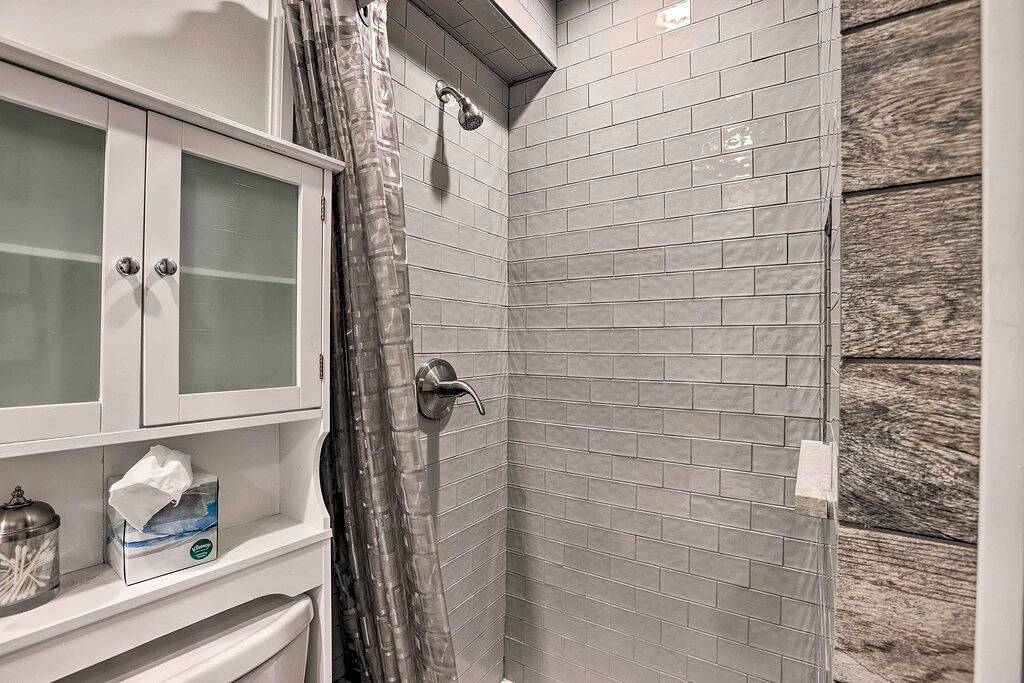 Ganze Wohnung, Welcoming Auburn Studio - 1 Block to Campus! in Auburn (AL), Alabama