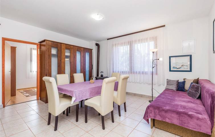 Gemütliche 64 m² große Wohnung mit Meerblick, WLAN und Terrasse – 2,5 km vom Strand entfernt! in Mandre, Pag