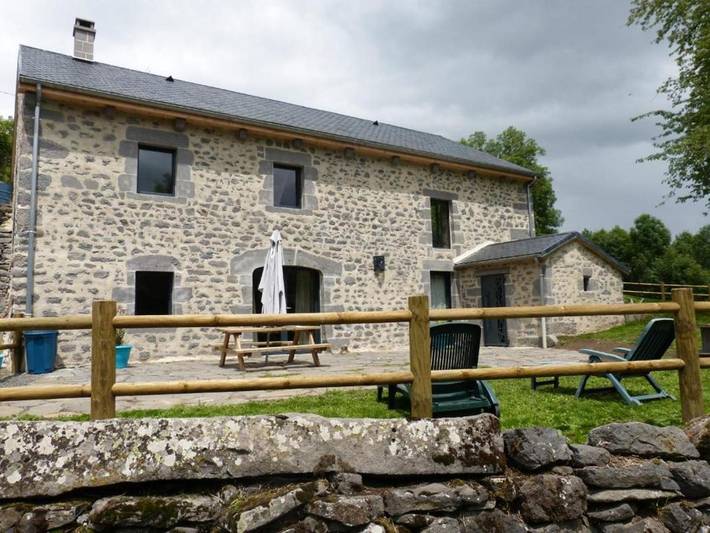 Location de vacances pour 6 personnes, avec jardin dans Sériers
