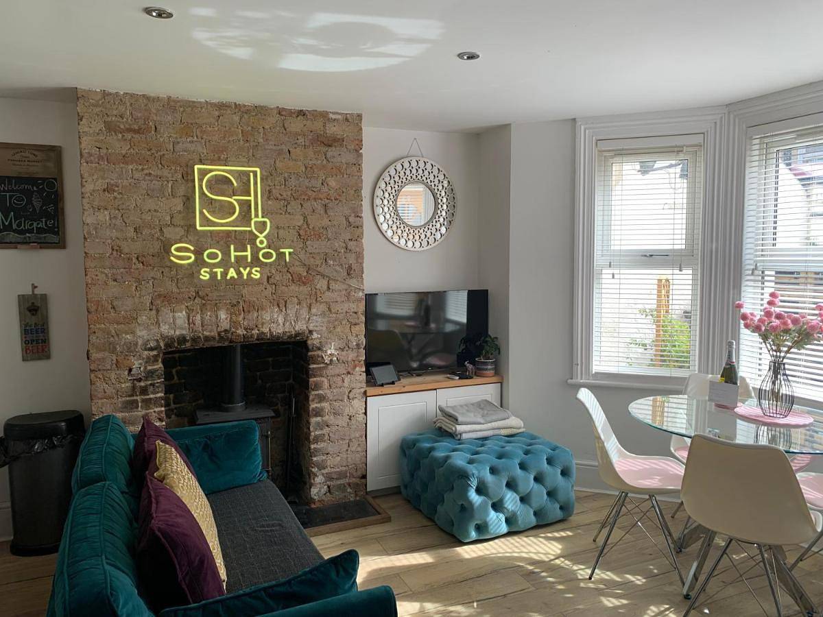 Entire apartment, Two-Bedroom Apartment in Botany Bay, Kent