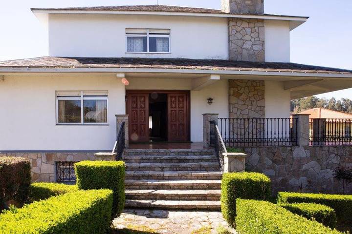 Chalet para 12 personas, con vistas y jardín, Se admiten mascotas en Rías Altas - 2