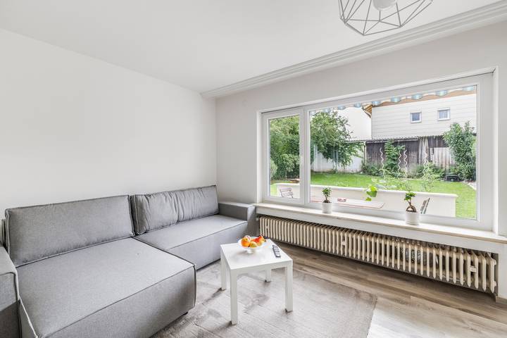Holiday Home 'Ab12' with Private Terrace, Garden and Wi-Fi in Oberhaching, Landkreis München