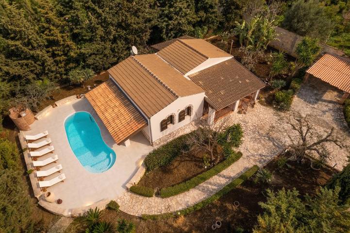 Villa per 8 persone, con animali domestici a Castellammare del Golfo