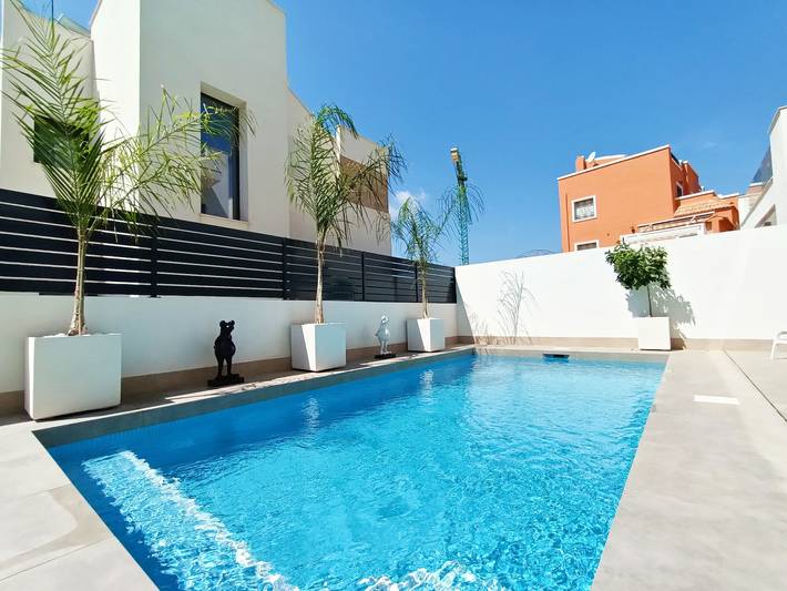 Spacieuse maison de vacances "Luxurious" avec piscine chauffée in La Herrada, Los Montesinos