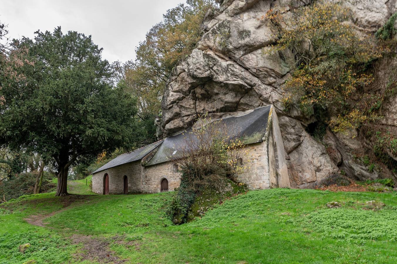 Maison de vacances 'Breton Gildas' avec terrasse partagée, jardin commun et Wi-Fi in Bieuzy, Région de Pontivy