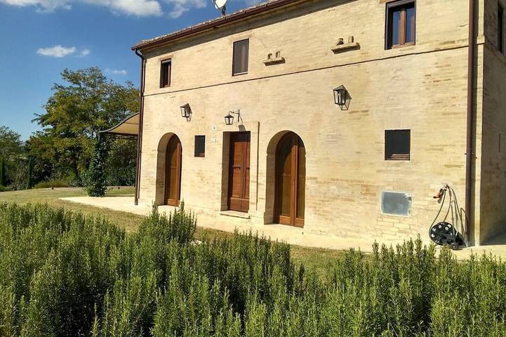 Ferienhaus für 7 Personen, mit Terrasse und Garten