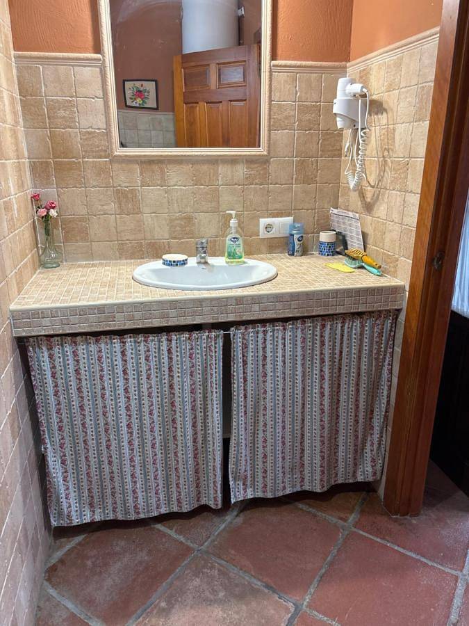 Casa de vacaciones para 9 personas, con vistas además de piscina y jardín en Provincia de Sevilla - 4