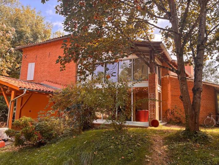 Location de vacances pour 15 personnes, avec Terrasse ainsi que Jardin et Piscine à Ayguesvives