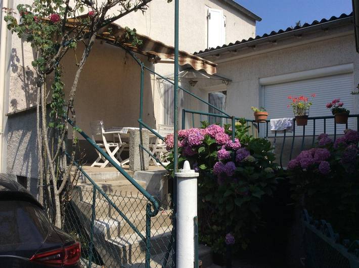 Gîte pour 6 personnes, avec terrasse à Vabre