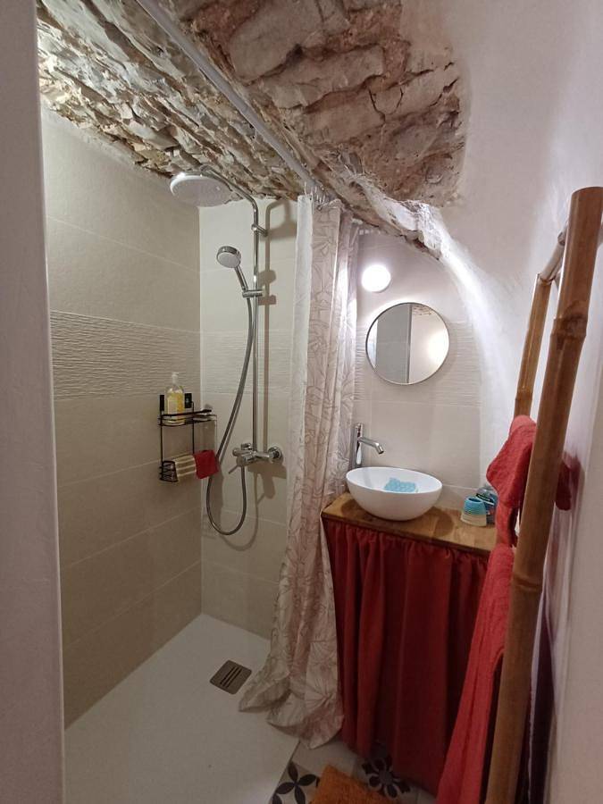 Appartement entier, One-Bedroom Apartment in Viols-le-Fort, Côte méditerranéenne (France)
