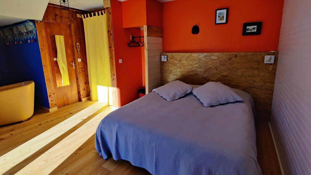 Chambre d'hôtes Chalet Ailleurs in Molines-en-Queyras, Queyras