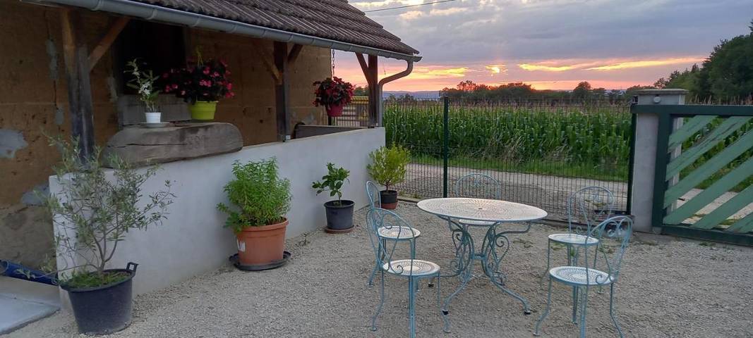 Location de vacances pour 5 personnes, avec Terrasse ainsi que Jardin et Vue