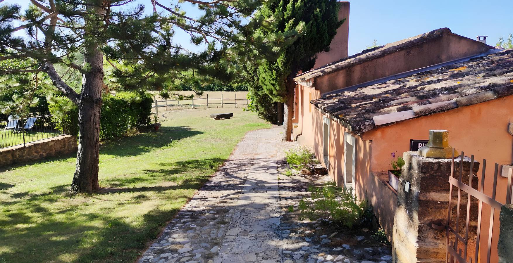 Entire apartment, Gîte le Barry - La Papeterie, in Drôme Provençale in Tulette, Nyons region