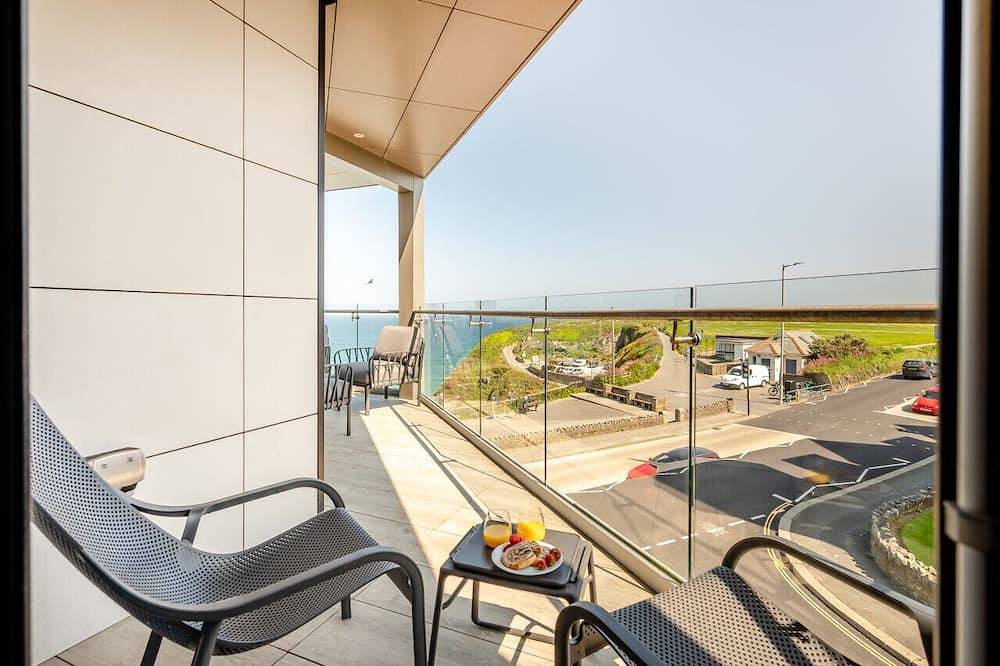 Entire apartment, Mordardha - Three Bedroom Apartment, Sleeps 6 in Newquay, Cornwall