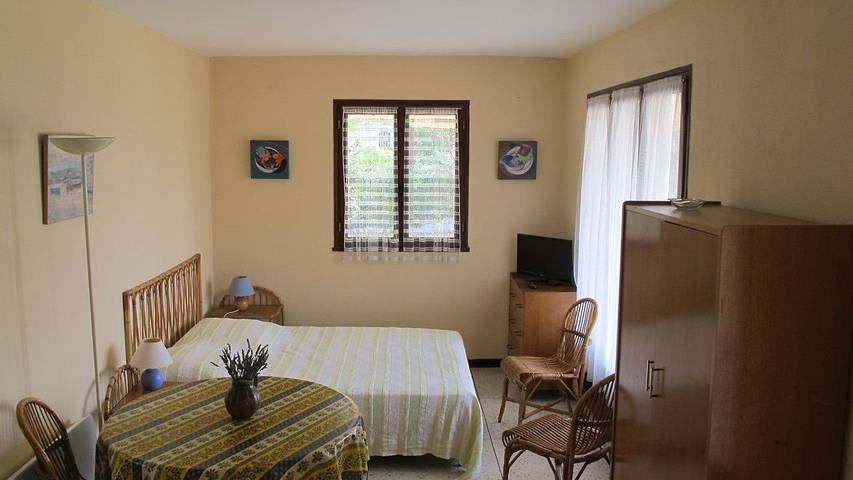 Appartement de vacances entier, Bel appartement 2 pièces en villa avec vue mer 400m plage in Cavalaire-sur-Mer, Parc national de Port-Cros
