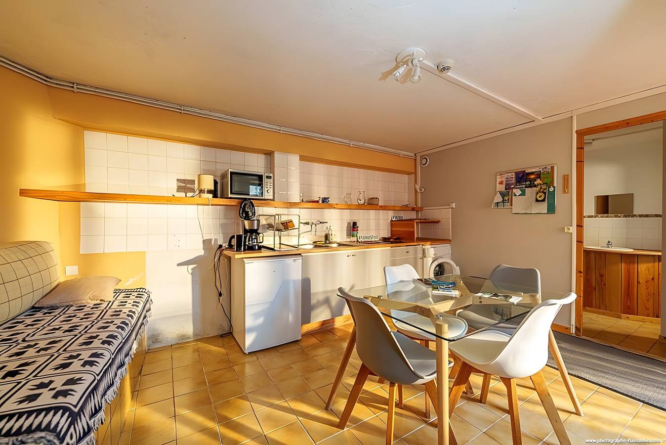 Studio entier, Gîte d'étape et de séjour, appartement "la chambrette" in Blieux, Parc naturel régional du Verdon