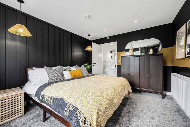 Luxury Salford Quays House w/ Free Parking, Near Media City in Grand Manchester