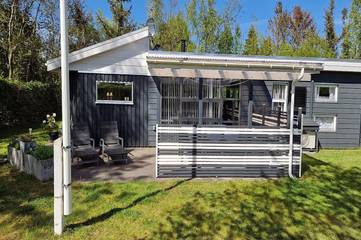 Ferienhaus für 6 Personen, mit Terrasse und Garten in Øster Hurup