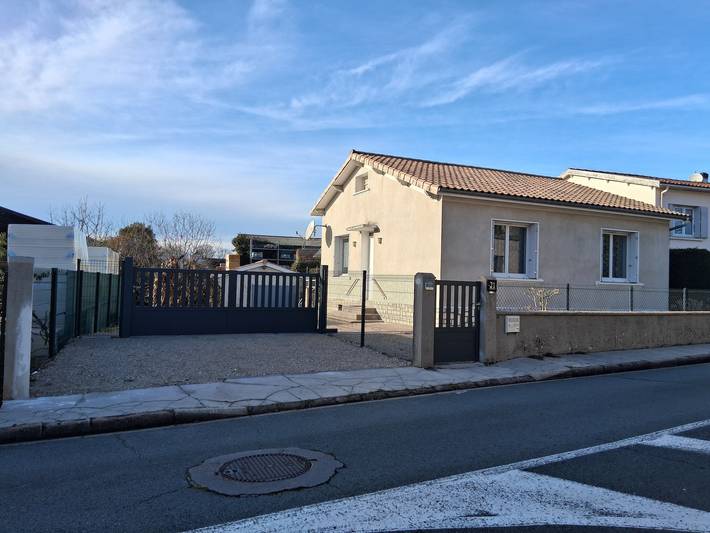 Gîte pour 4 personnes, avec terrasse et jardin