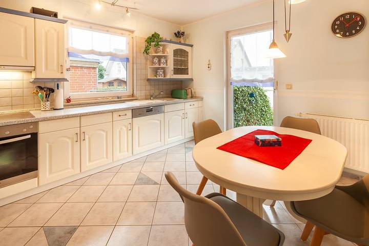 Ferienhaus für 10 Personen, mit Garten und Terrasse in Sassnitz - 2