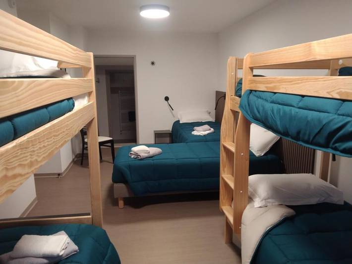 Hôtel pour 6 personnes, avec jardin ainsi que terrasse et vue à Viala-du-Tarn - 2