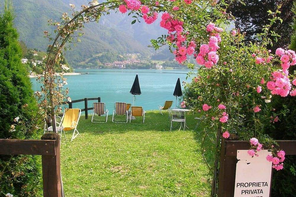 Ganze Wohnung, House 40 sqm max 4 people, ground floor [Pur area] 100 mt from the lake in Pur (Ledro), Ledro
