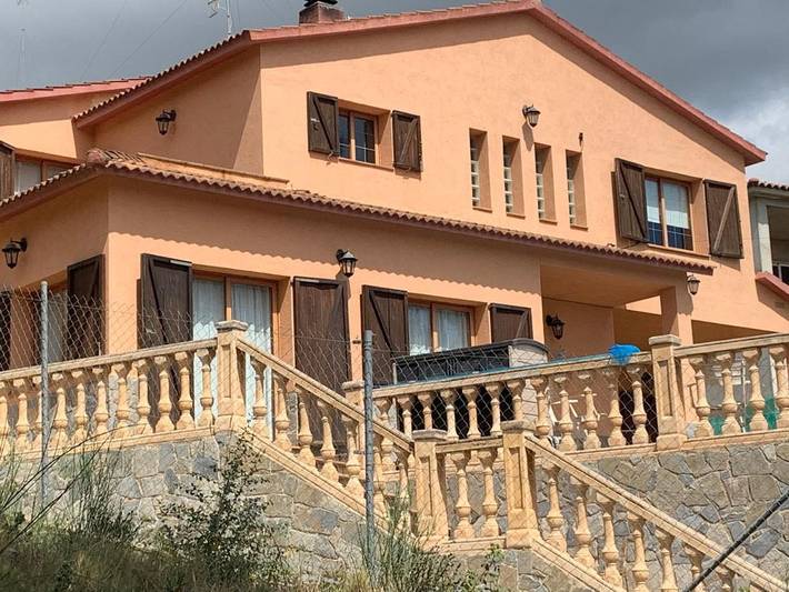 Location de vacances pour 8 personnes, avec jardin ainsi que vue et piscine, animaux acceptés à Tordera - 3